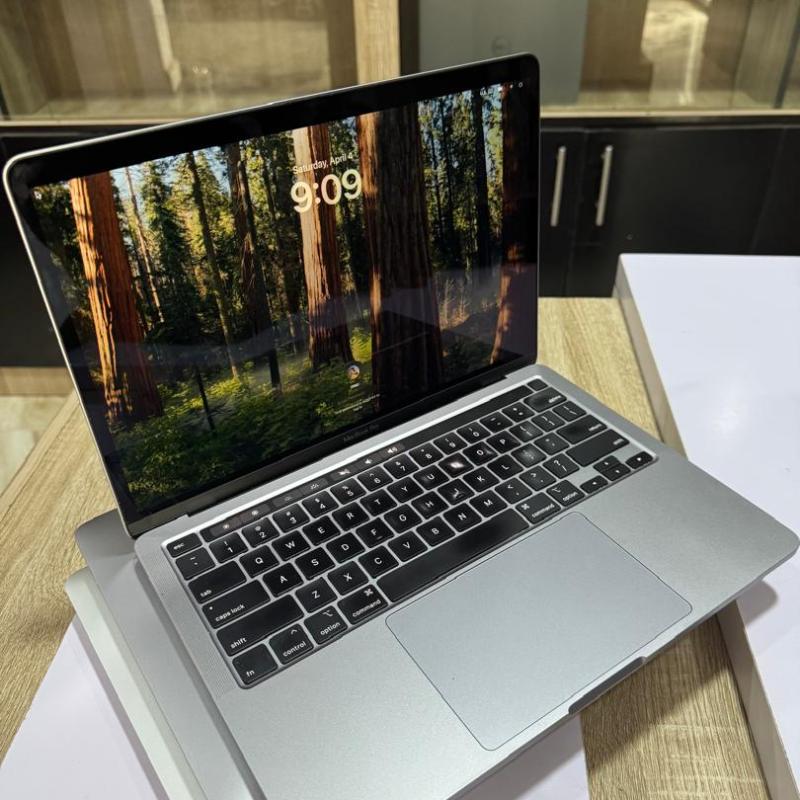 Apple MacBook Pro 13" (2020) – Intel Core i5, 8GB RAM, 256GB SSD, Touch Bar