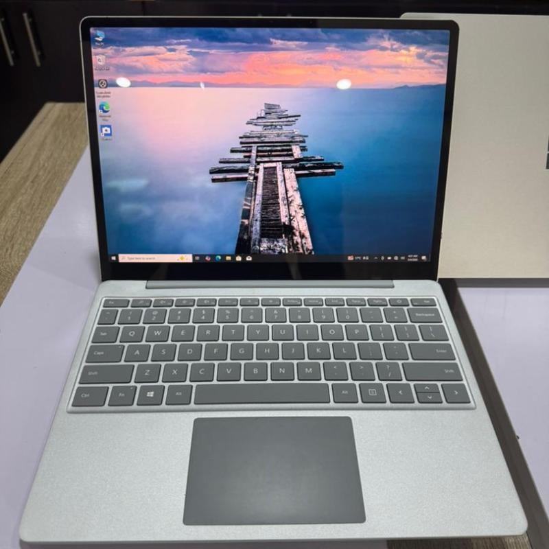 Microsoft Surface Laptop Go – Intel Core i5 (10th Gen), 8GB RAM, 256GB SSD, Touchscreen