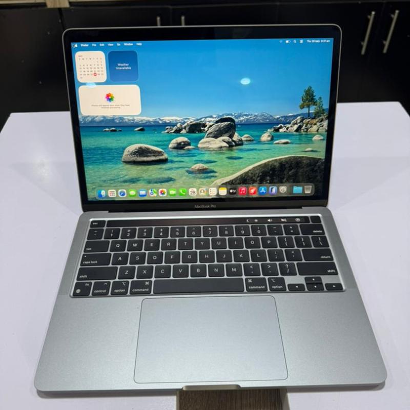 Apple MacBook Pro 13" (2020) M1 – 8GB RAM, 512GB SSD, Touch Bar
